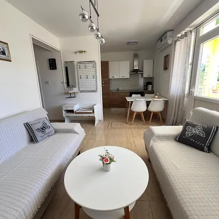 Seafront Island Paradise - Emily 3 *