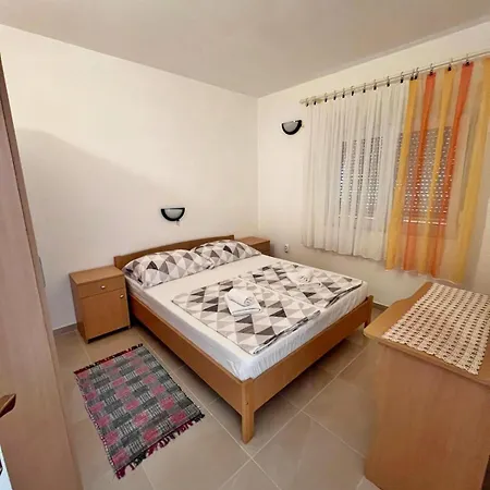 Seafront Island Paradise - Emily 3