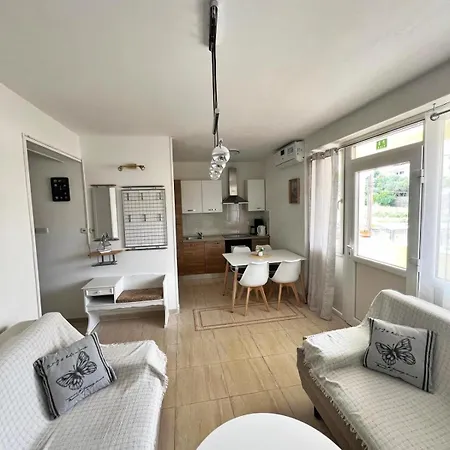 Apartament Seafront Island Paradise - Emily 3 *