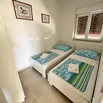 Apartamento Seafront Island Paradise - Emily 3 Kampor